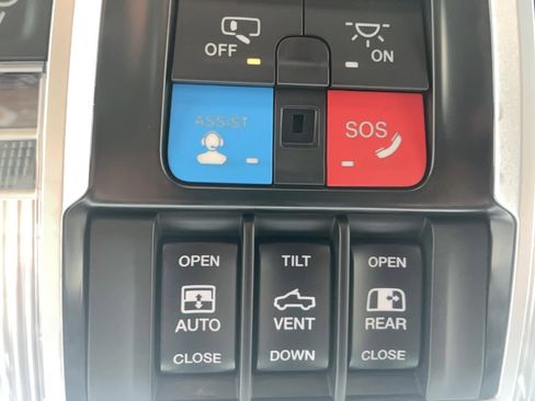 Used 2024 RAM 2500 Laramie w/ Night Edition image 18