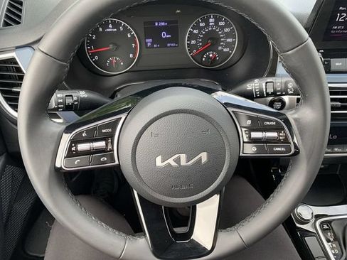 Used 2023 Kia Seltos S w/ Navigation Package FWD image 19