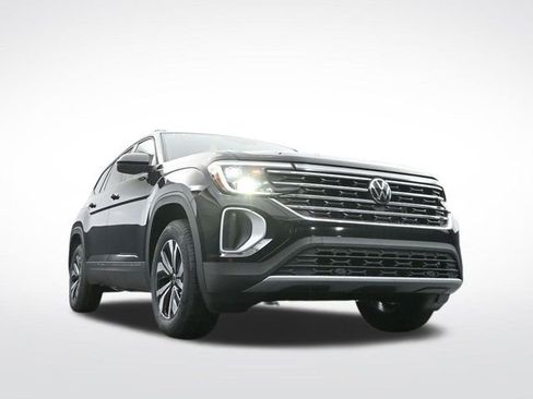 Used 2025 Volkswagen Atlas SE FWD image 30