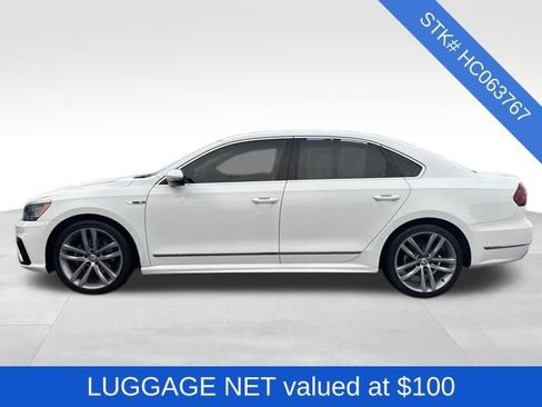 Used 2017 Volkswagen Passat 1.8T R-Line w/ R-Line Lighting Package image 4