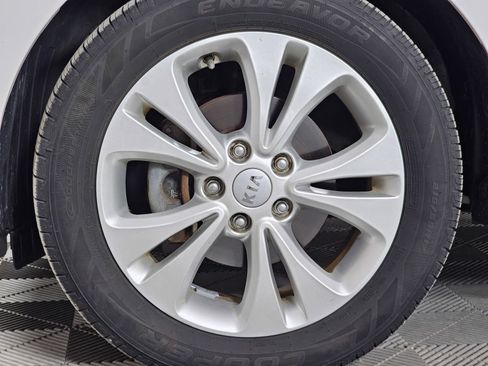Used 2016 Kia Soul + FWD image 33