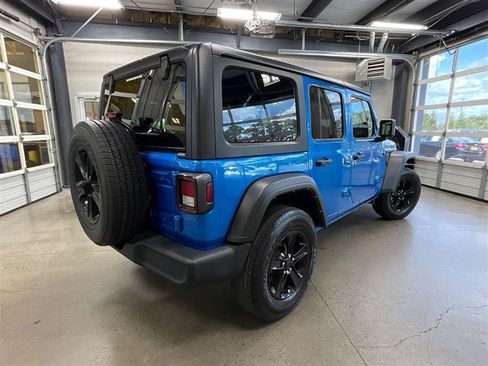 Used 2022 Jeep Wrangler Unlimited Sport AWD/4WD image 5