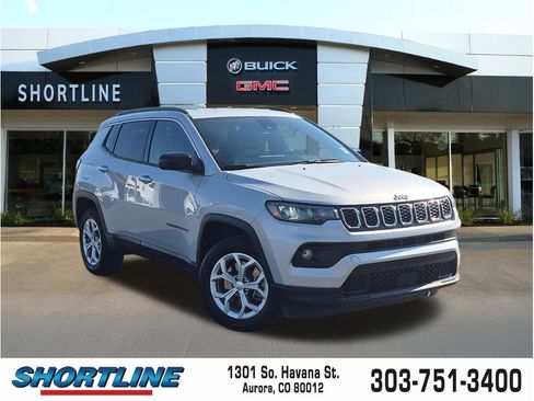 Used 2024 Jeep Compass Latitude AWD/4WD image 1