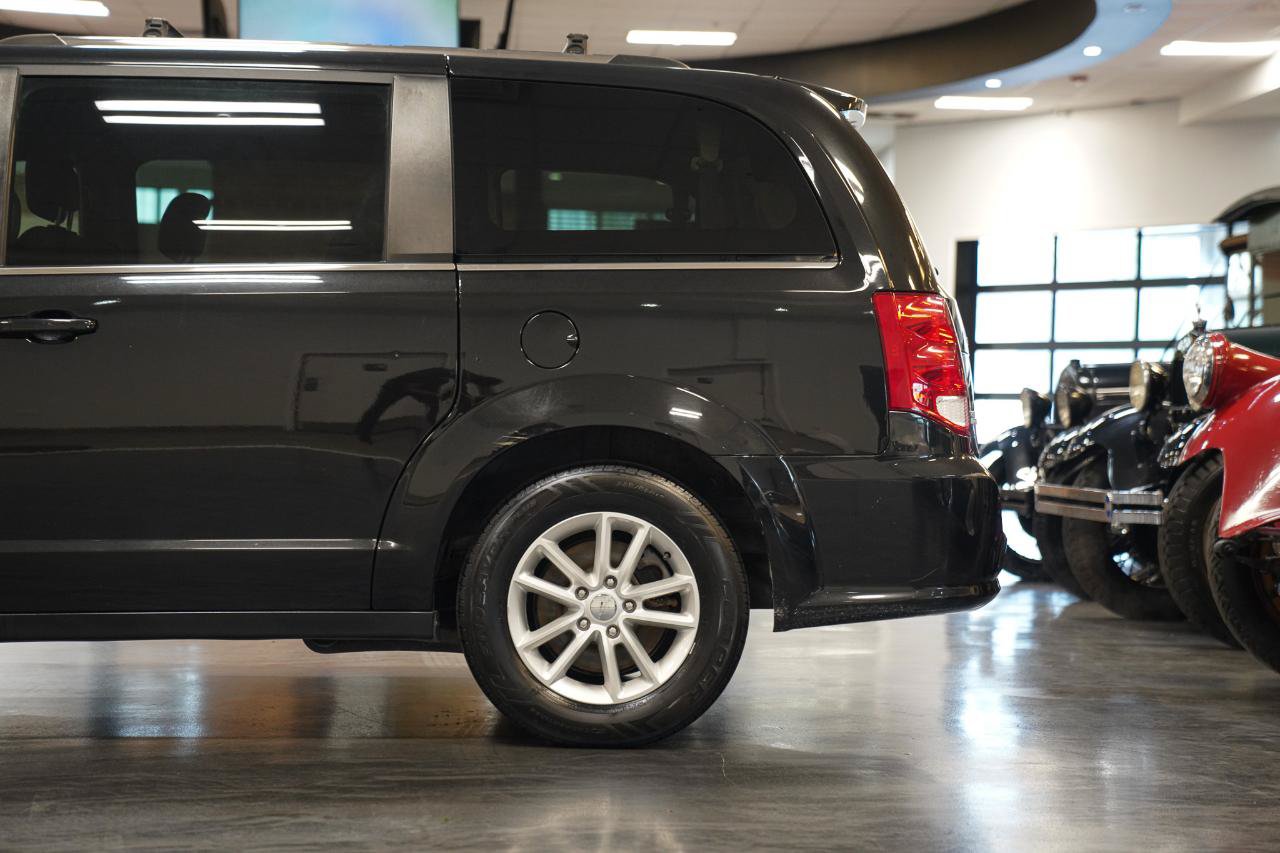 Used 2019 Dodge Grand Caravan SXT FWD image 8