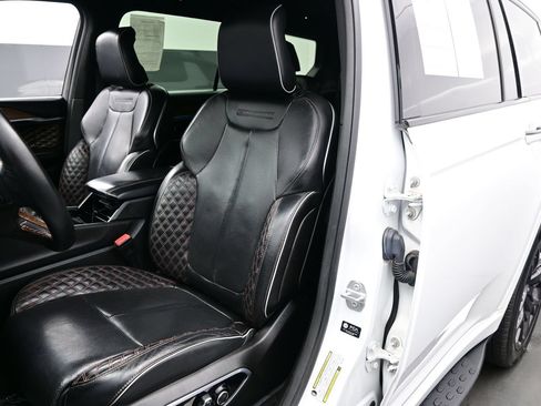 Used 2023 Jeep Grand Cherokee L Summit w/ High Altitude Package AWD/4WD image 15