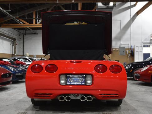 Used 2002 Chevrolet Corvette Coupe w/ Preferred Equipment Group2 image 45