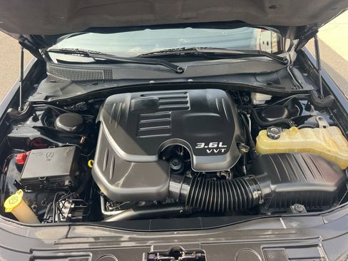 Used 2013 Chrysler 300 C image 11