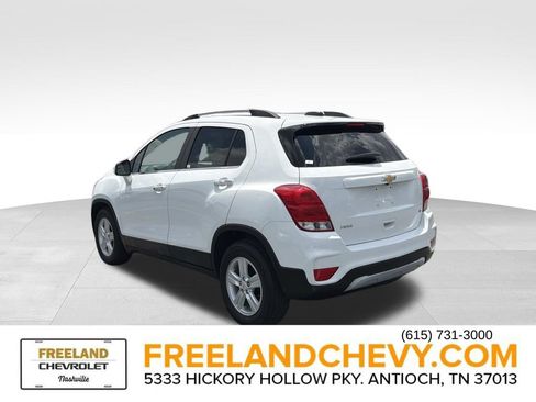 Used 2017 Chevrolet Trax LT w/ LT Convenience Package FWD image 5