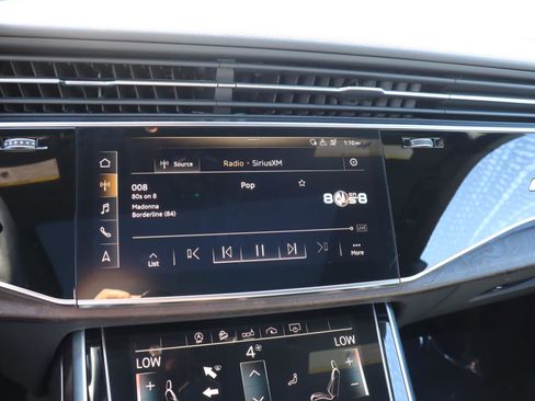 Used 2020 Audi Q8 Premium image 13