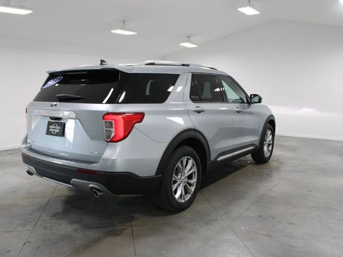 Used 2023 Ford Explorer Limited image 9