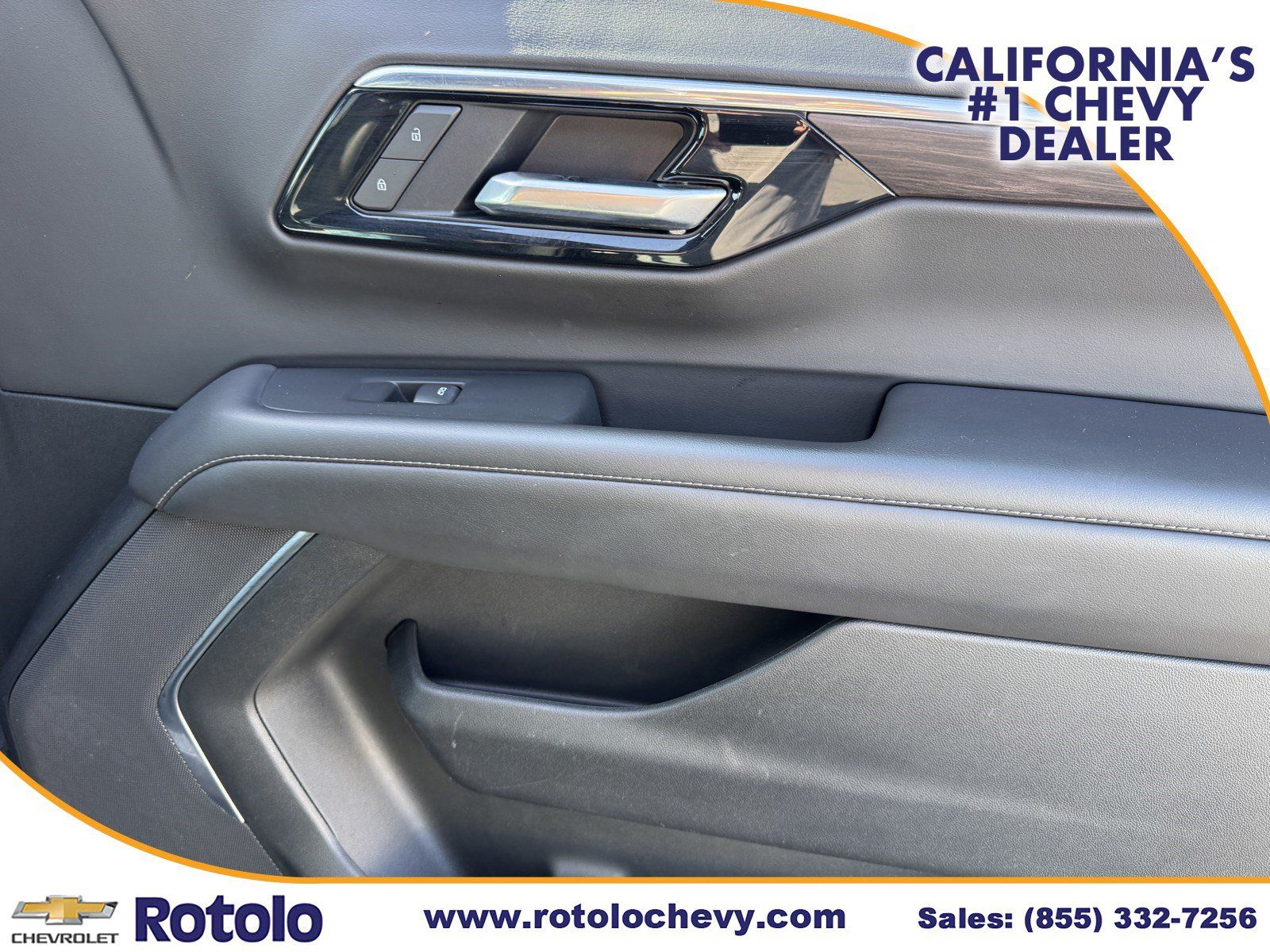 Used 2025 Chevrolet Suburban LT AWD/4WD image 9