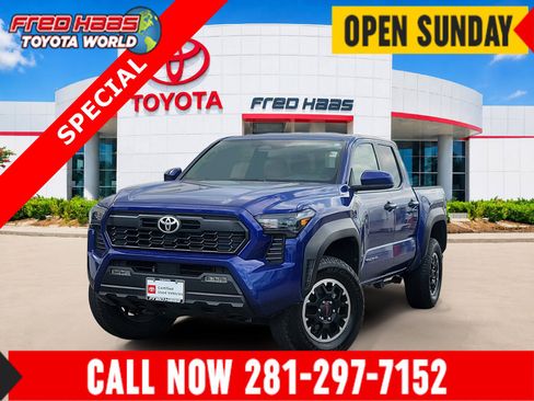 Certified 2024 Toyota Tacoma TRD Off-Road AWD/4WD image 1