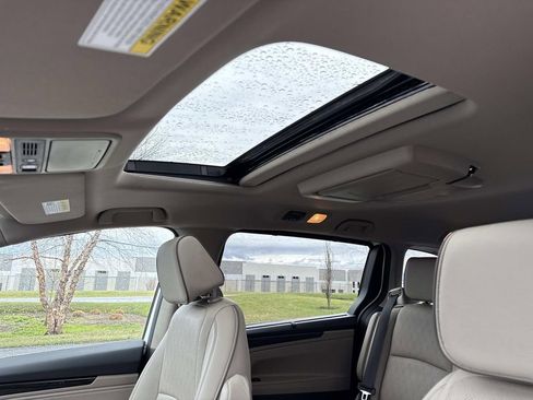 Used 2023 Honda Odyssey Elite image 4