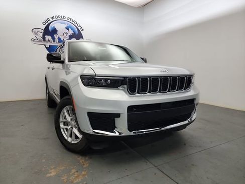 New 2025 Jeep Grand Cherokee L Laredo w/ Luxury Tech Group I image 4