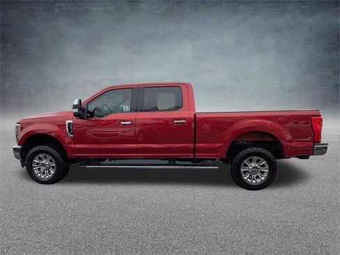Used 2019 Ford F250 Lariat w/ Chrome Package image 7