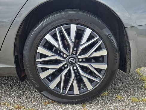 Used 2023 Nissan Altima 2.5 SV FWD image 26