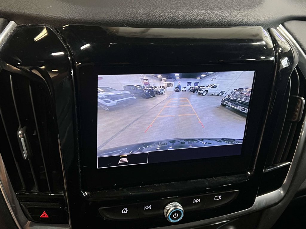 Used 2023 Chevrolet Traverse LT FWD image 19