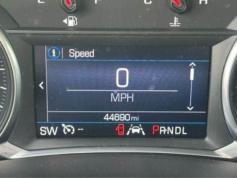 Used 2020 Chevrolet Equinox LT w/ Driver Convenience Package image 21