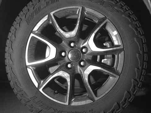 Used 2025 Jeep Compass Trailhawk AWD/4WD image 13