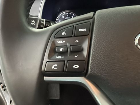 Used 2020 Hyundai Tucson Sport FWD image 18