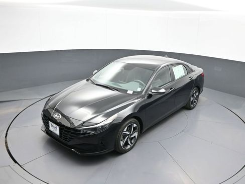 Used 2023 Hyundai Elantra SEL w/ Convenience Package image 33