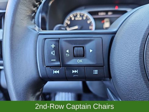 Used 2024 Nissan Pathfinder SV w/ SV Premium Package image 11