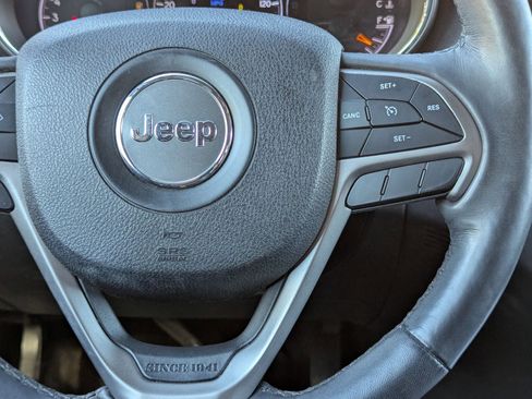 Used 2018 Jeep Grand Cherokee Limited image 22