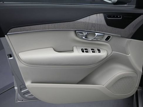 Certified 2025 Volvo XC90 B6 Ultra w/ Protection Package AWD/4WD image 5
