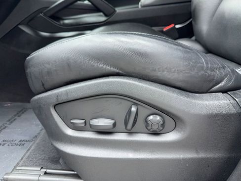 Used 2023 Porsche Cayenne AWD/4WD image 35