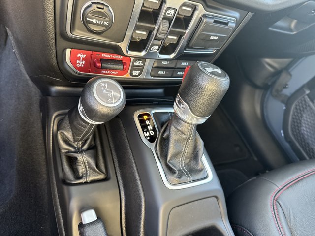 Certified 2025 Jeep Wrangler Unlimited Rubicon w/ Convenience Group AWD/4WD image 34