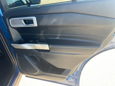 Used 2022 Ford Explorer Limited image 18