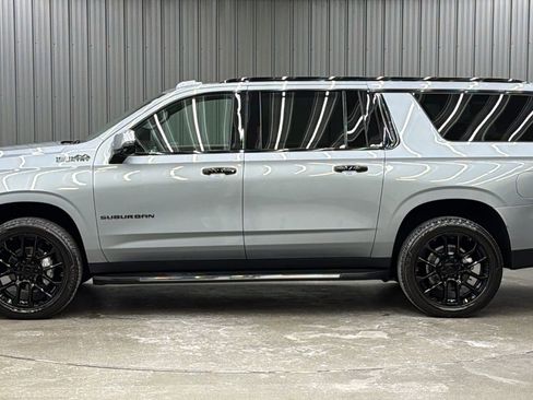 Used 2026 Chevrolet Suburban High Country w/ Sun And Tow Package image 2