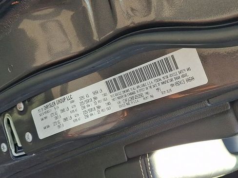 Used 2015 Jeep Cherokee Limited w/ Luxury Group FWD image 28