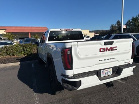 Used 2025 GMC Sierra 2500 AT4 image 15