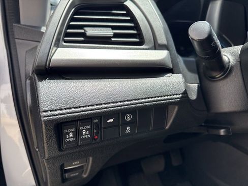 Used 2023 Honda Odyssey EX-L image 16