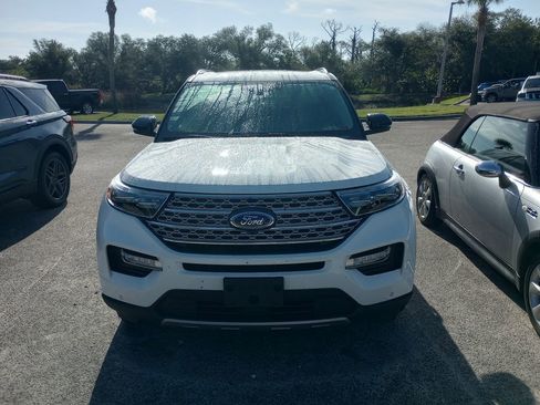 Used 2024 Ford Explorer Limited w/ Limited Technology Package RWD image 3