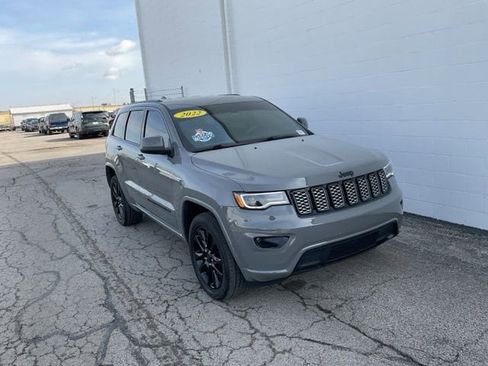 Used 2022 Jeep Grand Cherokee Laredo X image 1