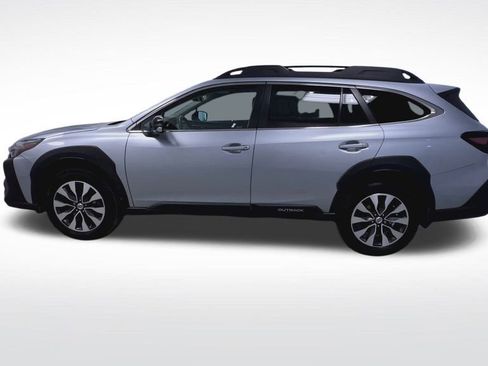 Used 2023 Subaru Outback Limited image 5