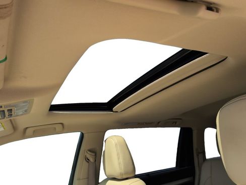 Used 2018 Toyota Highlander XLE FWD image 13