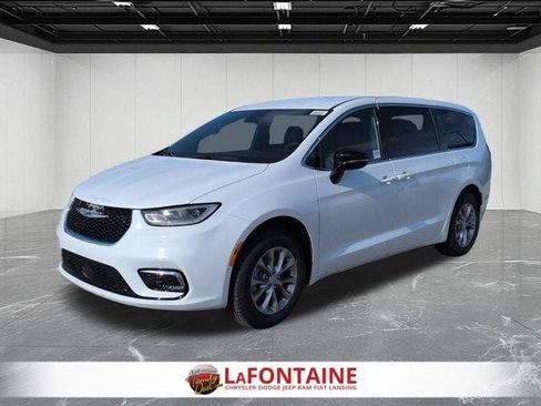 New 2026 Chrysler Pacifica Select AWD/4WD image 1