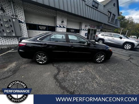 Used 2017 Toyota Camry SE image 11