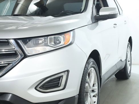 Used 2018 Ford Edge Titanium image 4