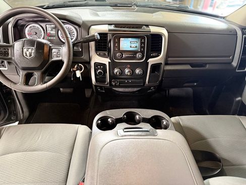 Used 2018 RAM 2500 SLT AWD/4WD image 2