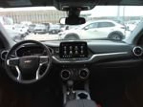 Used 2025 Chevrolet Blazer LT image 32