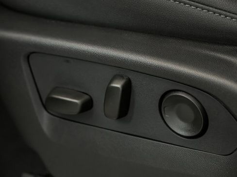 New 2026 GMC Sierra 1500 SLT image 11