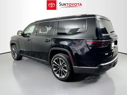 Used 2022 Jeep Wagoneer Series III w/ Premium Group I image 6