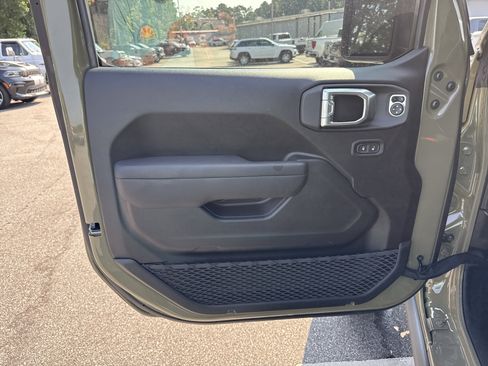 New 2025 Jeep Wrangler Rubicon w/ XTREMEE 35" Tire Package image 11