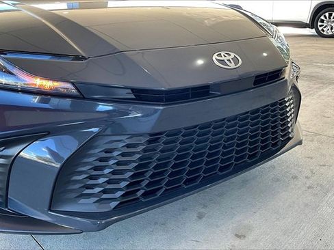 Used 2025 Toyota Camry SE image 27