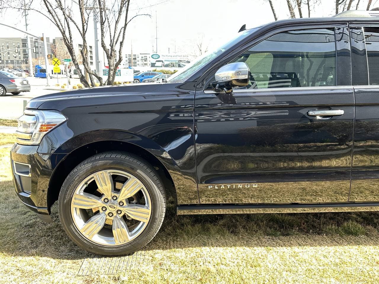 Used 2024 Ford Expedition Max Platinum AWD/4WD image 10