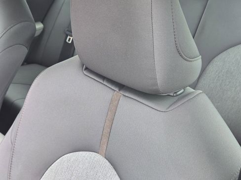 Used 2020 Toyota Camry LE image 18